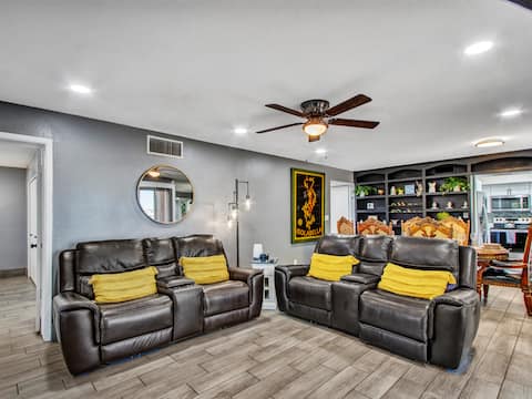 Top performing Airbnb: Presidential Suite Heated Pool & Spa 2 bed 2 Baths in North Mountain