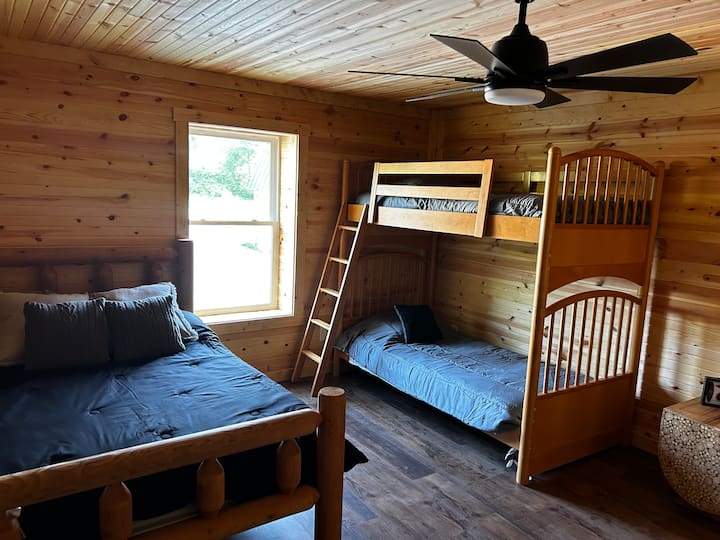 Bunk bed, full bed, tv