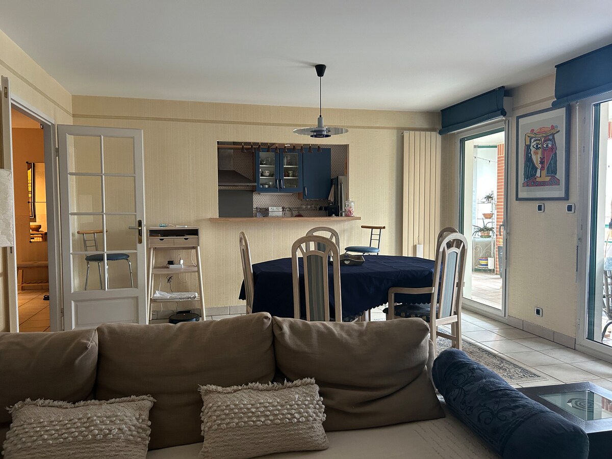 Top Airbnb: Apartment on Garonne with 2 parking spaces in Amidonniers / Compans Caffarelli / Brouardel