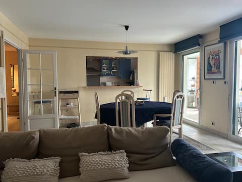 Top Airbnb: Apartment on the Garonne in Amidonniers / Compans Caffarelli / Brouardel