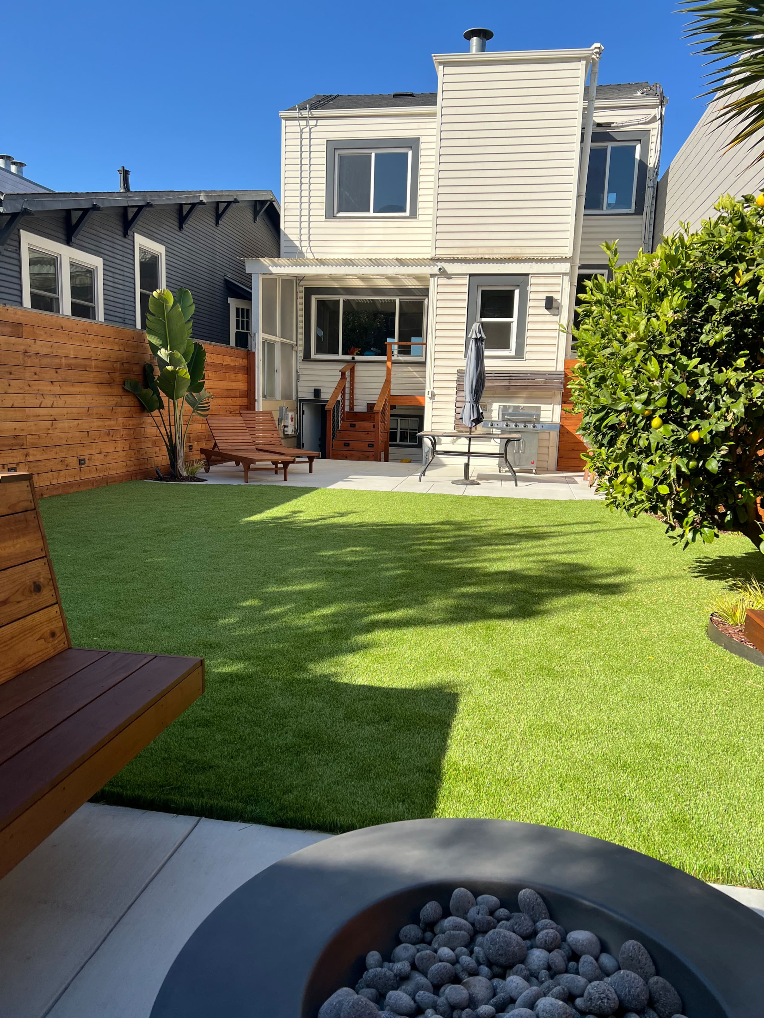 Modern Studio in SF with Luxury Backyard - Image 16