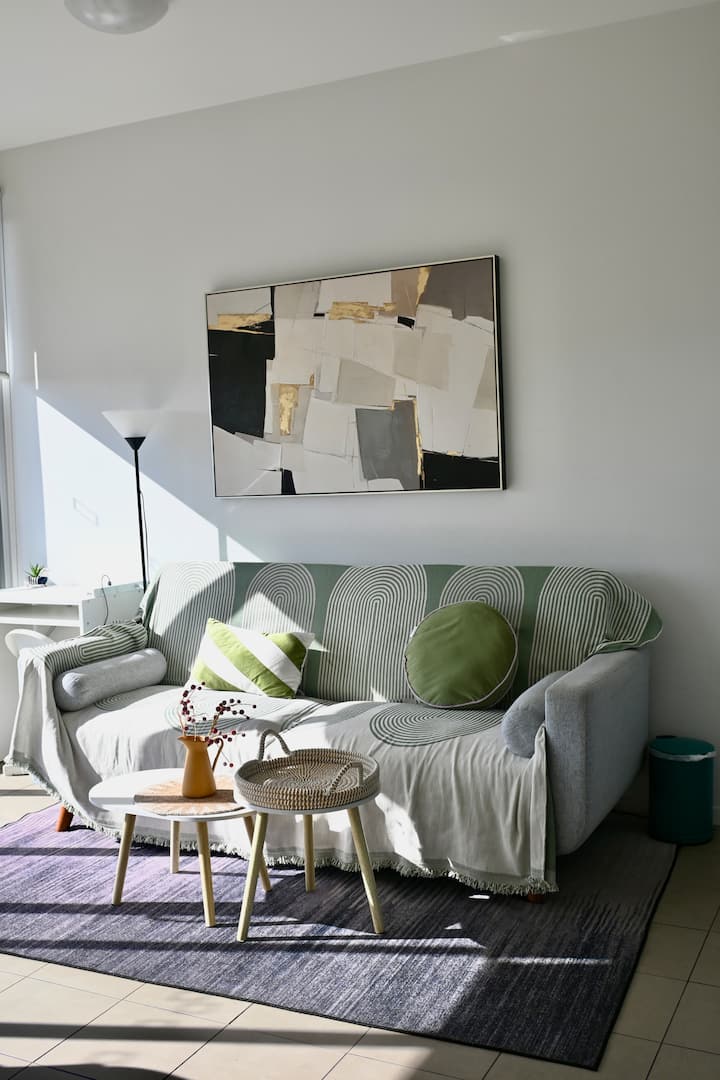 Wonderful Two Bedroom Apartment In The Box Hill - Forest Hill