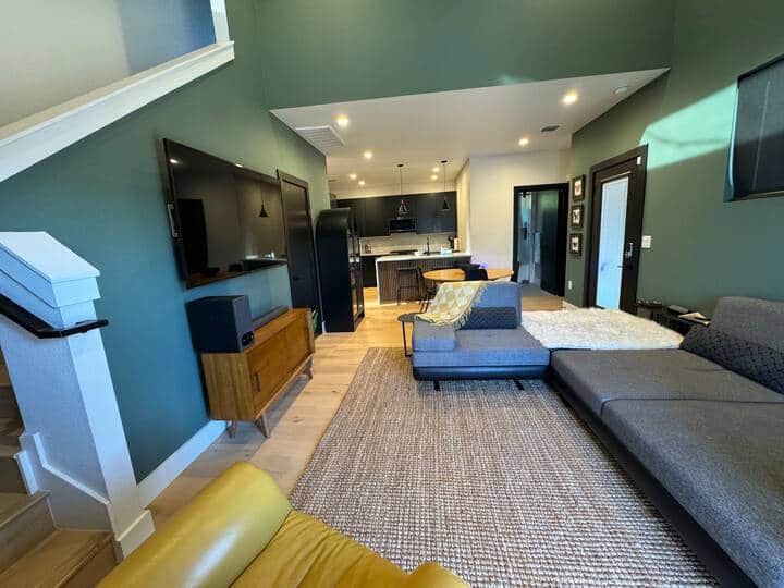 Private Compound W/ Casita + Hot Tub • 3br - Austin, TX