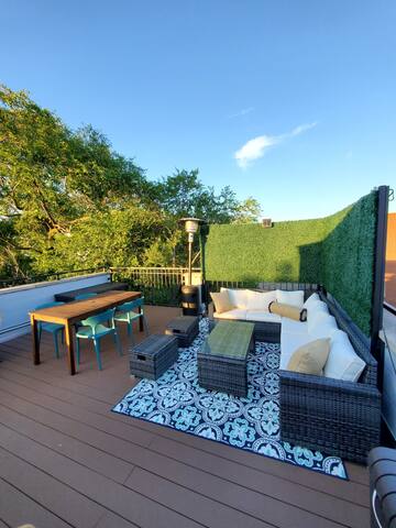 The Wrigleyville Penthouse