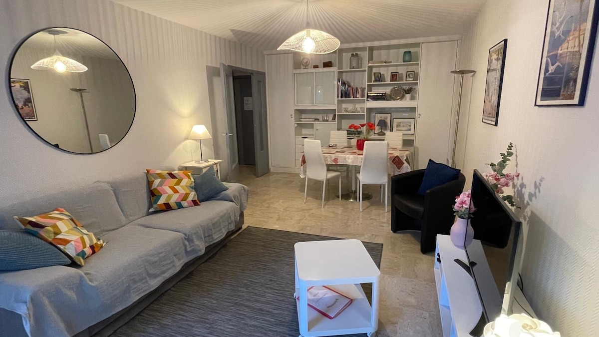 Top Airbnb: Lovely 53 m² apartment + 35 m² terrace, “Carré d'Or” area in Menton