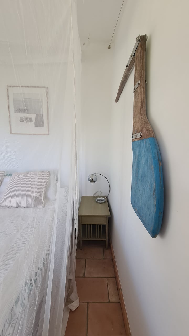 literie neuve sofitel  160
moustiquaire 