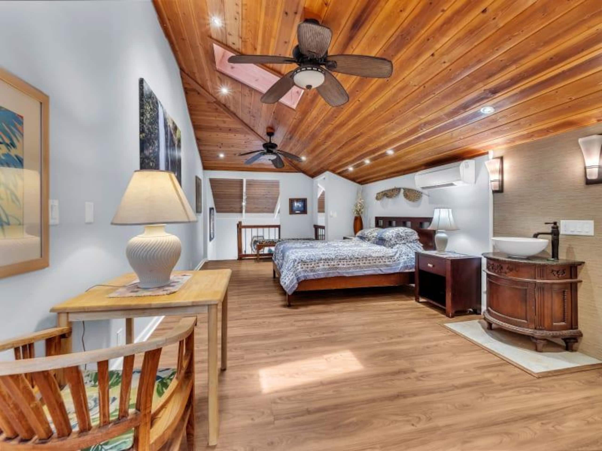Condo in Kailua-Kona · ★4.72 · 2 bedrooms · 3 beds · 2 baths - Image 20