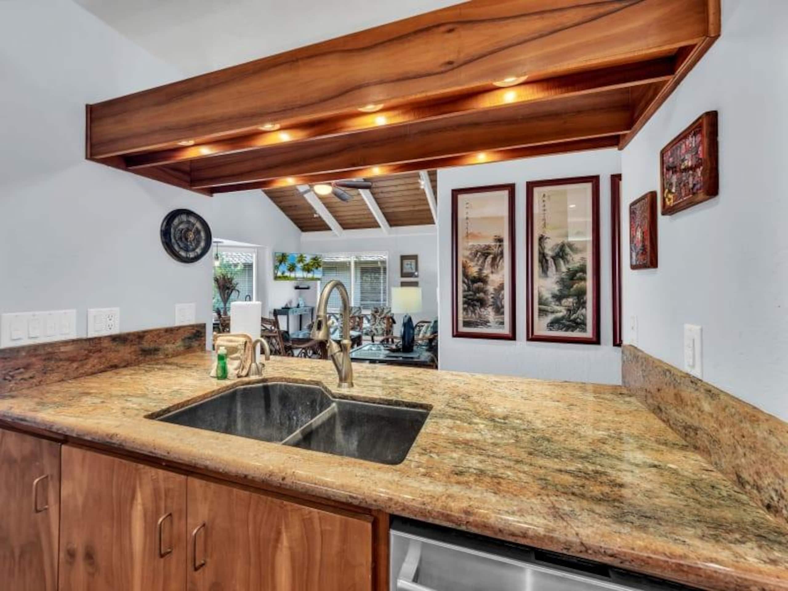 Condo in Kailua-Kona · ★4.72 · 2 bedrooms · 3 beds · 2 baths - Image 31