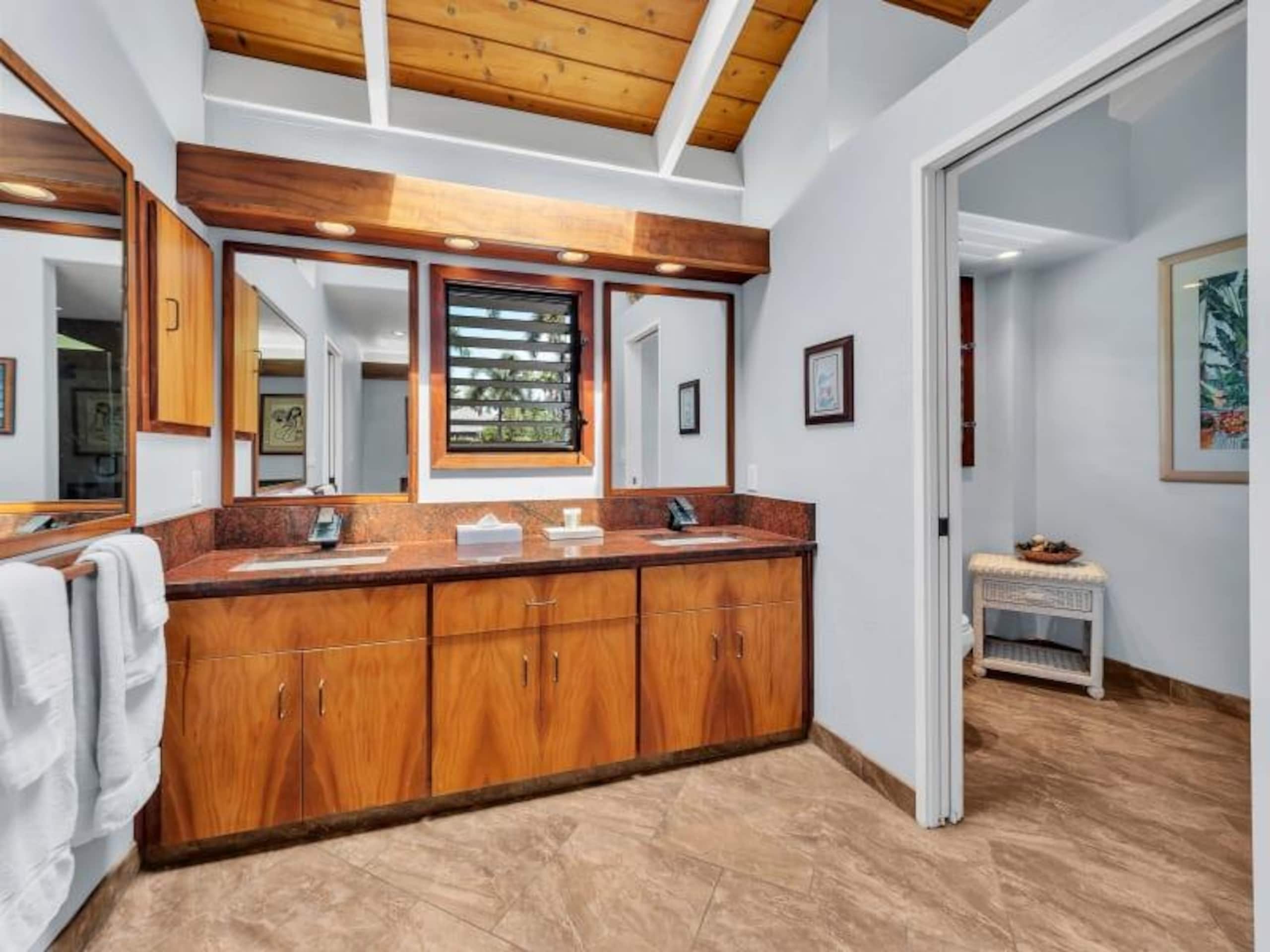 Condo in Kailua-Kona · ★4.72 · 2 bedrooms · 3 beds · 2 baths - Image 32