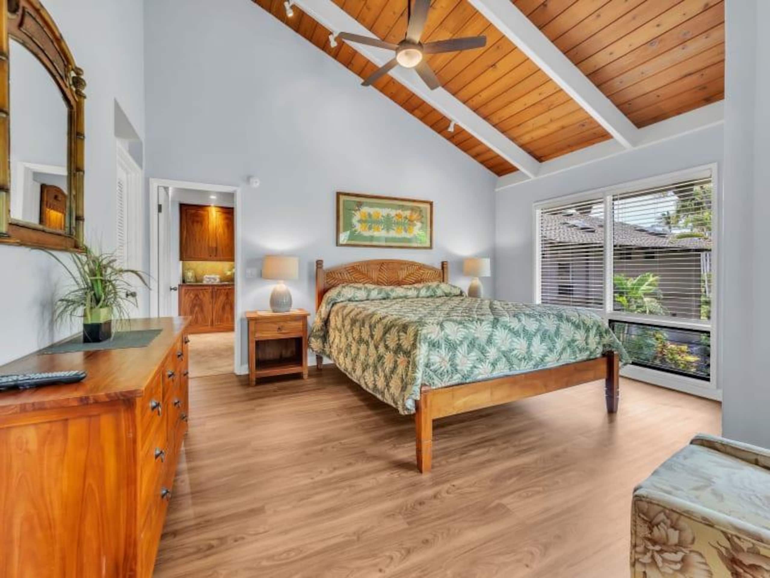 Condo in Kailua-Kona · ★4.72 · 2 bedrooms · 3 beds · 2 baths - Image 11