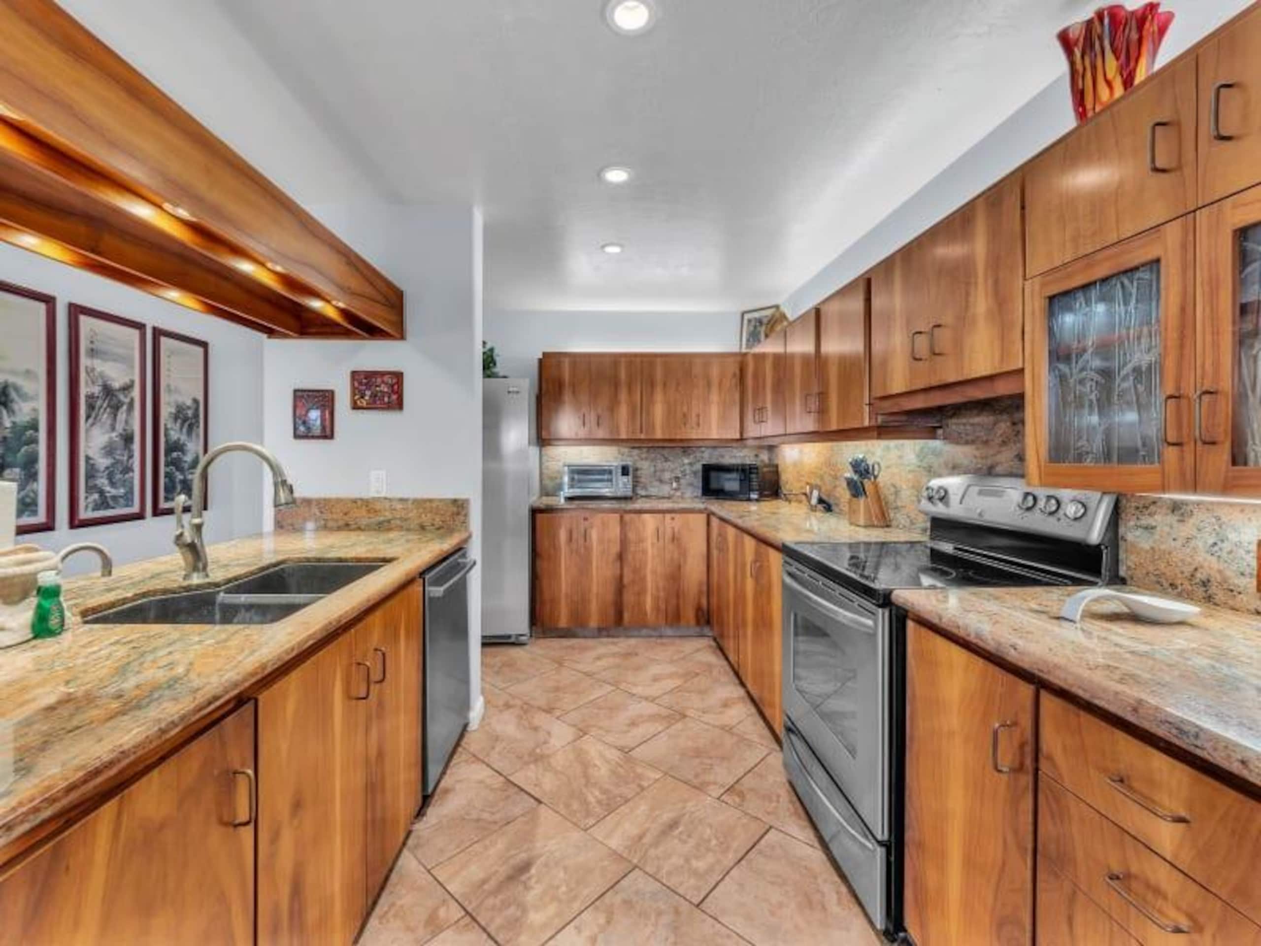 Condo in Kailua-Kona · ★4.72 · 2 bedrooms · 3 beds · 2 baths - Image 29