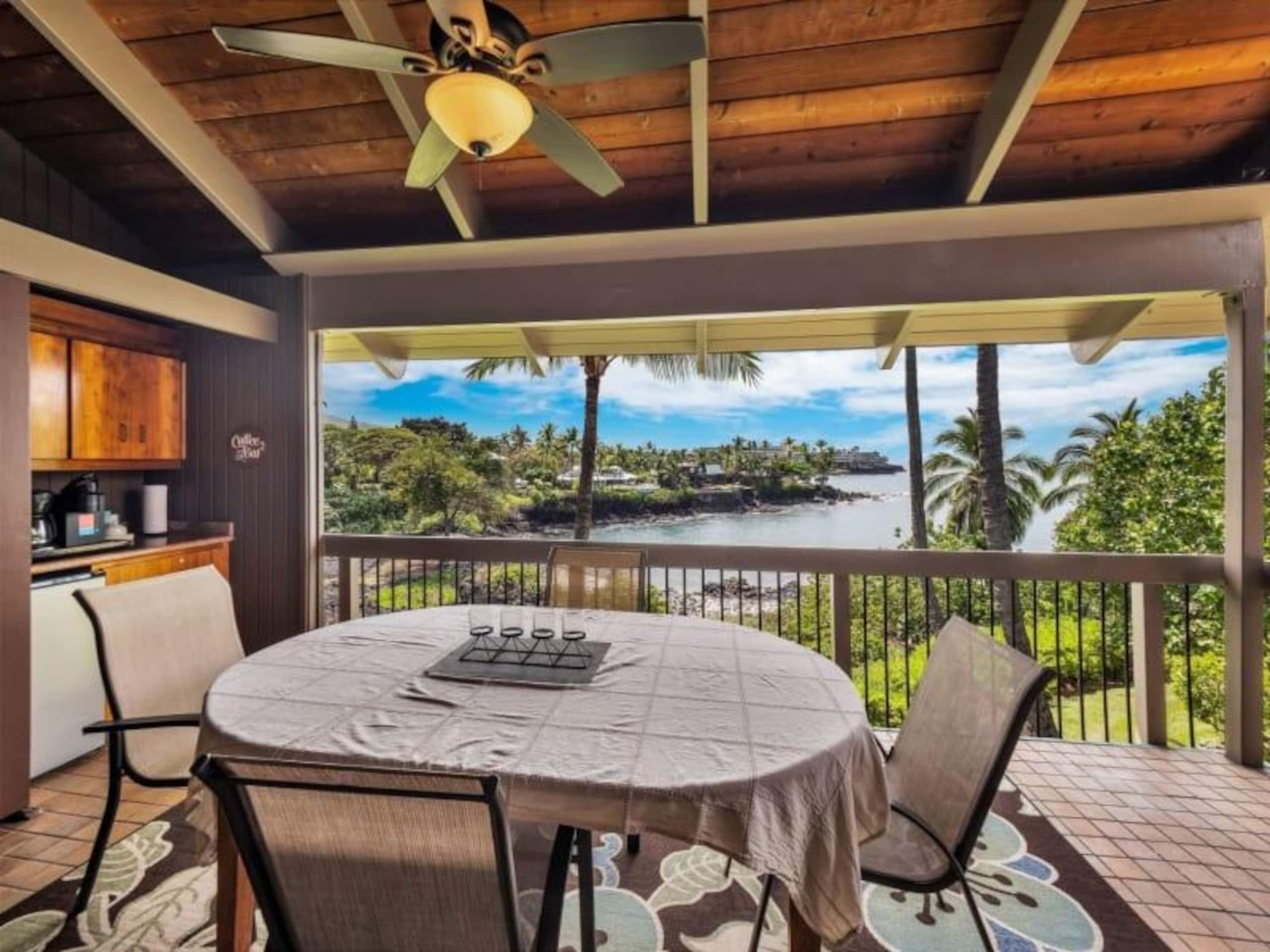 Condo in Kailua-Kona · ★4.72 · 2 bedrooms · 3 beds · 2 baths - Image 3