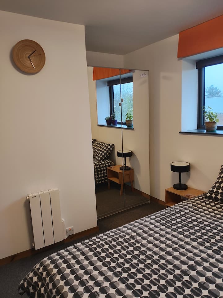 Bright Room In A Family Home. - Fort William