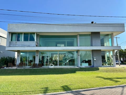 House with 5 en-suites and swimming pool in Dubai condominium