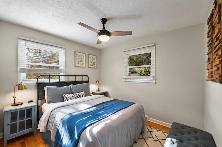 საძინებელი 152×203 სმ ზომის საწოლით