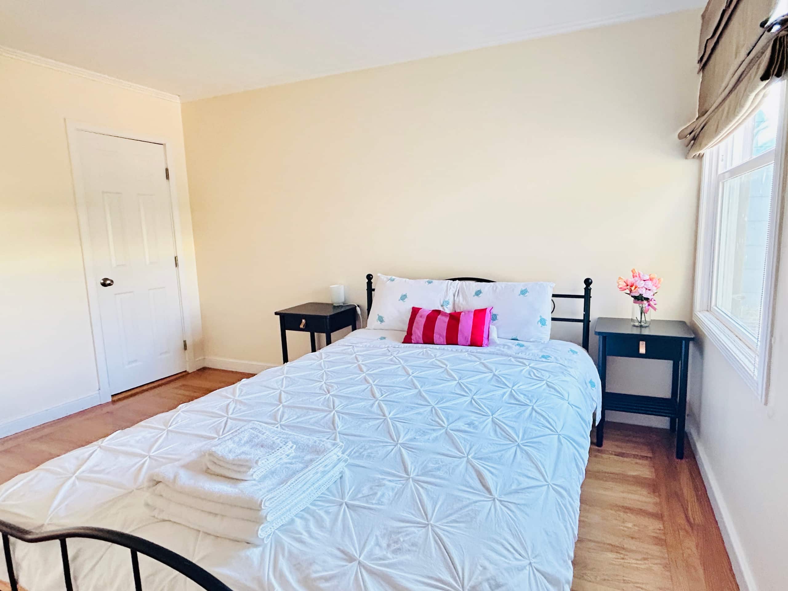 Home in San Francisco · ★4.86 · 3 bedrooms · 3 beds · 1.5 baths - Image 17