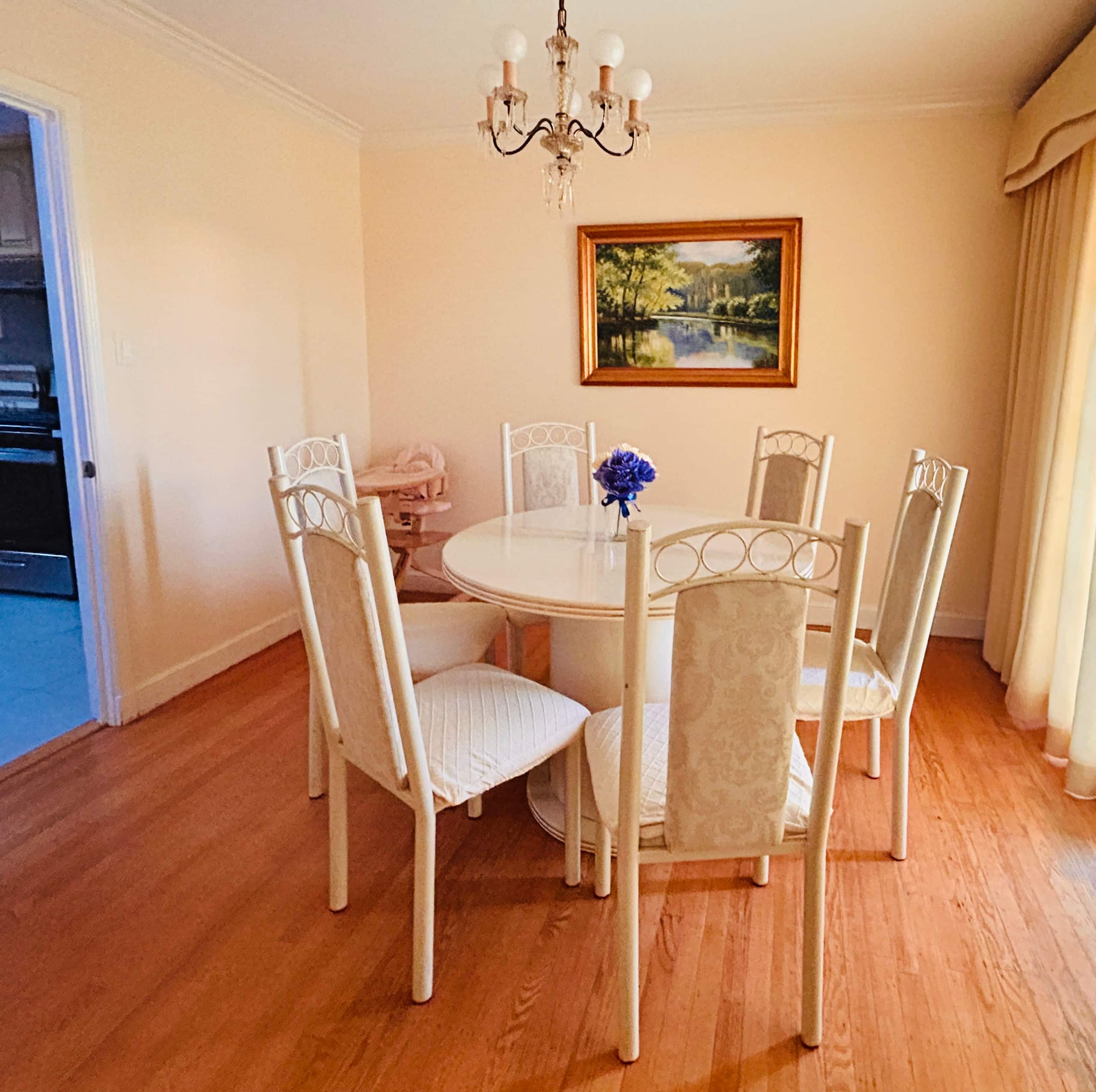 Home in San Francisco · ★4.86 · 3 bedrooms · 3 beds · 1.5 baths - Image 9