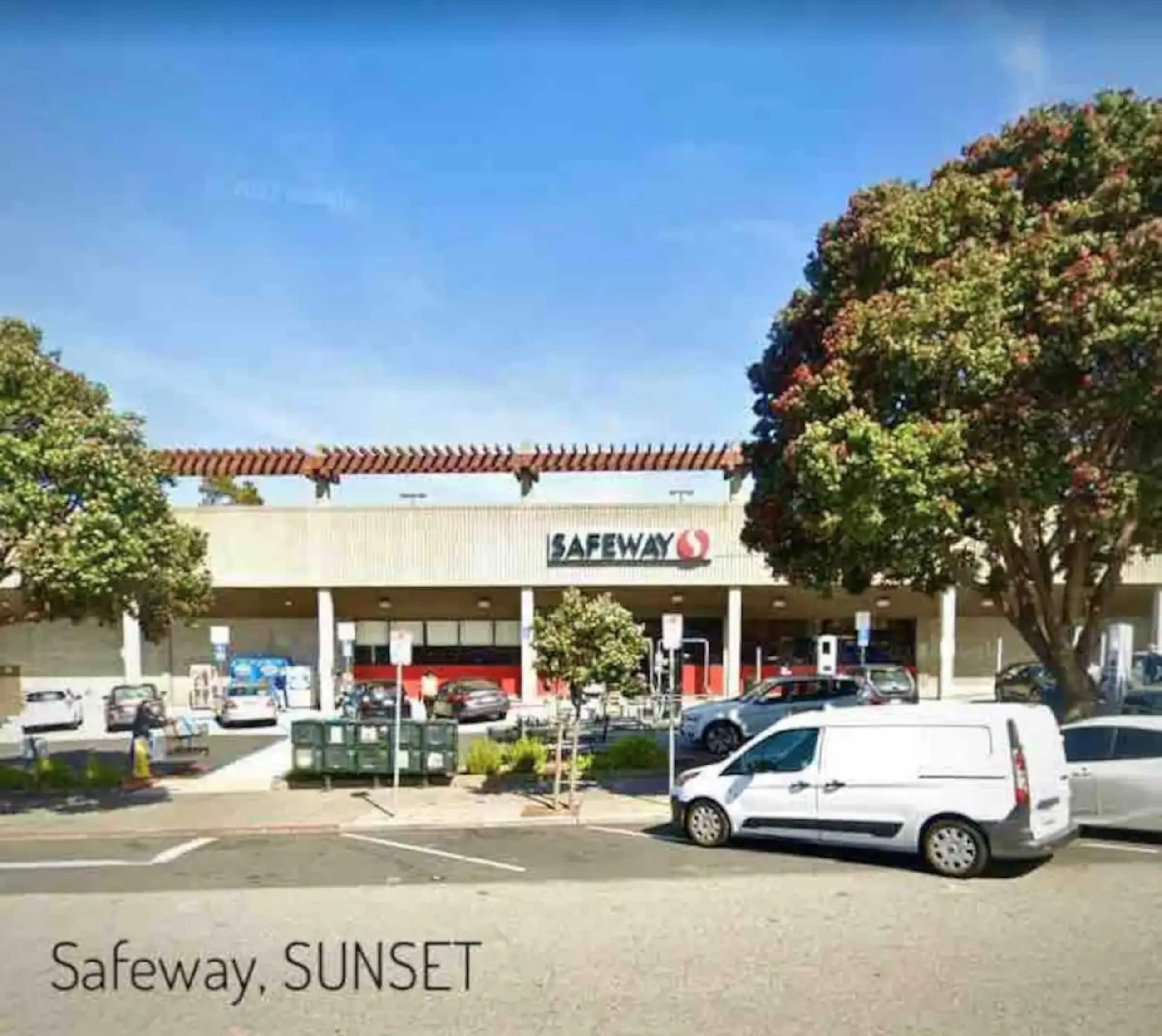 Home in San Francisco · ★4.86 · 3 bedrooms · 3 beds · 1.5 baths - Image 32