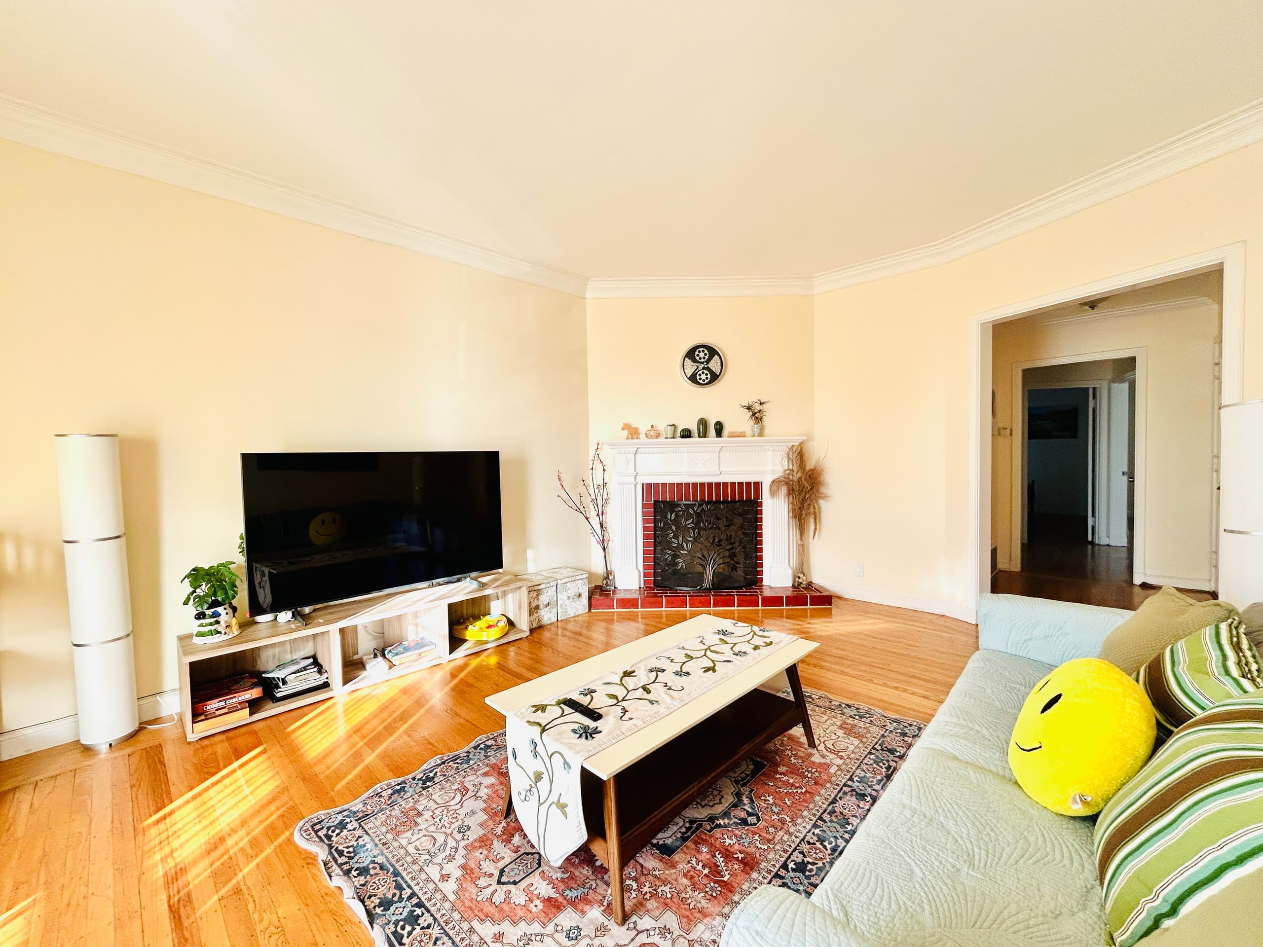 Home in San Francisco · ★4.86 · 3 bedrooms · 3 beds · 1.5 baths - Image 4