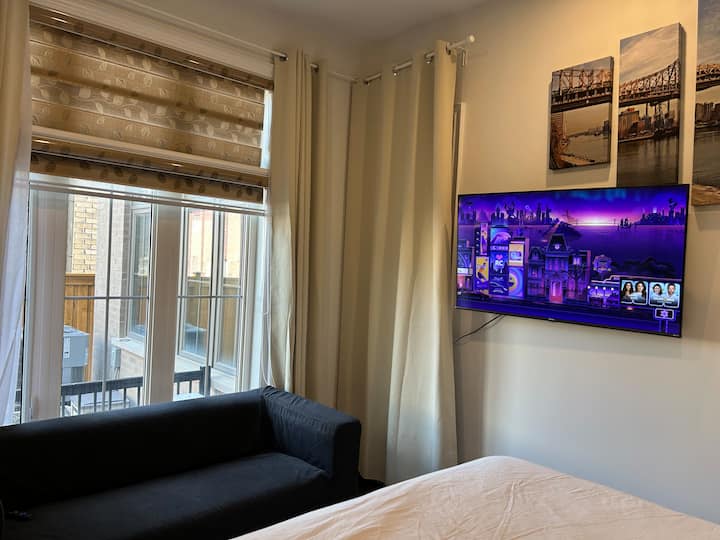 Courtyard House With Sep. Entrance, Free Parking - Markham