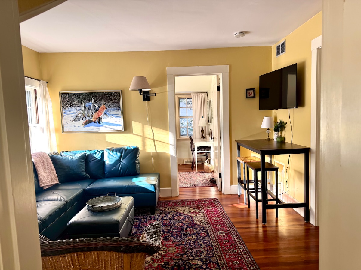 Top Airbnb: Sunny 2-Bdrm Apartment at the Barred Owl Retreat in Worcester