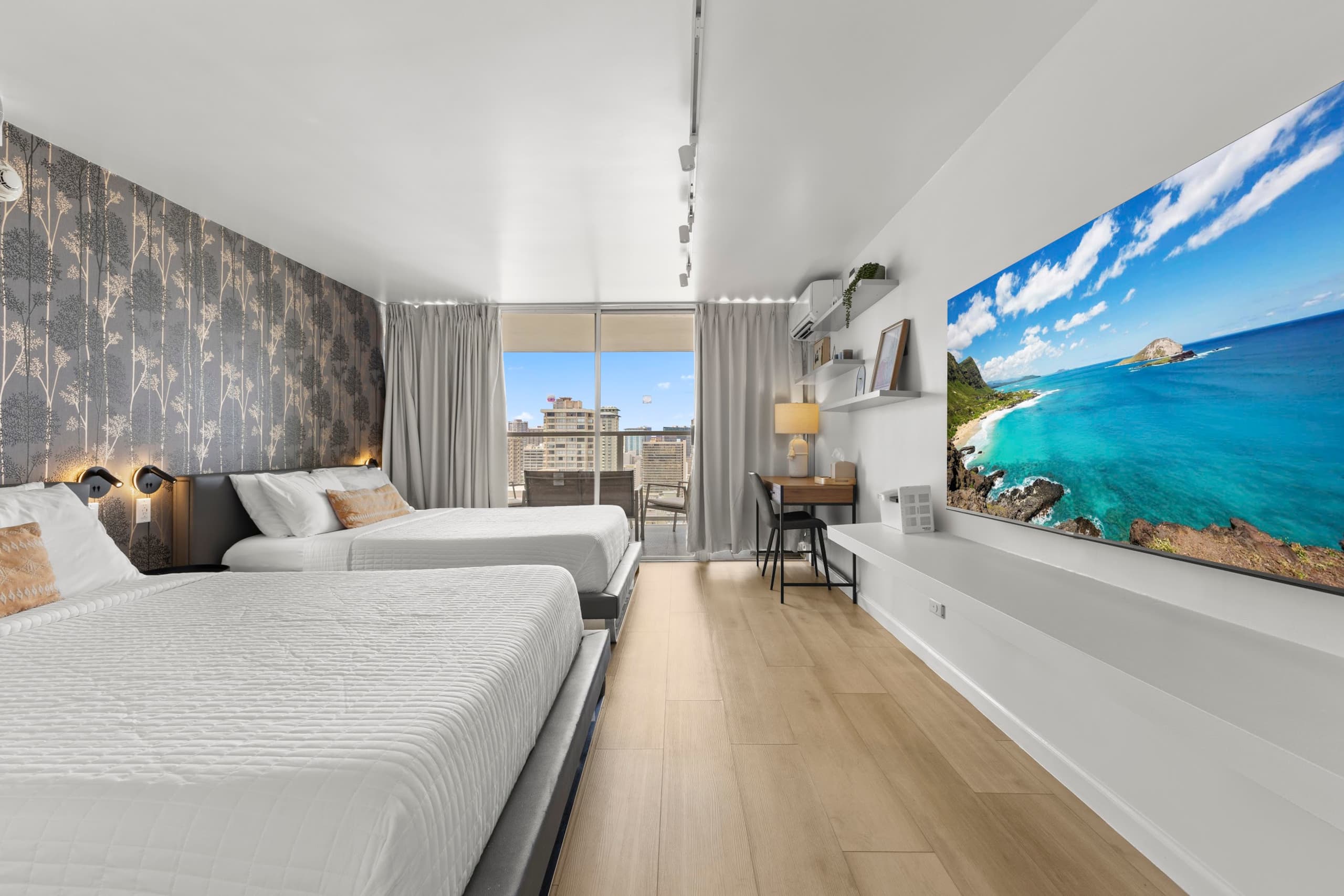 Condo in Honolulu · ★4.93 · Studio · 2 beds · 1 bath - Image 2