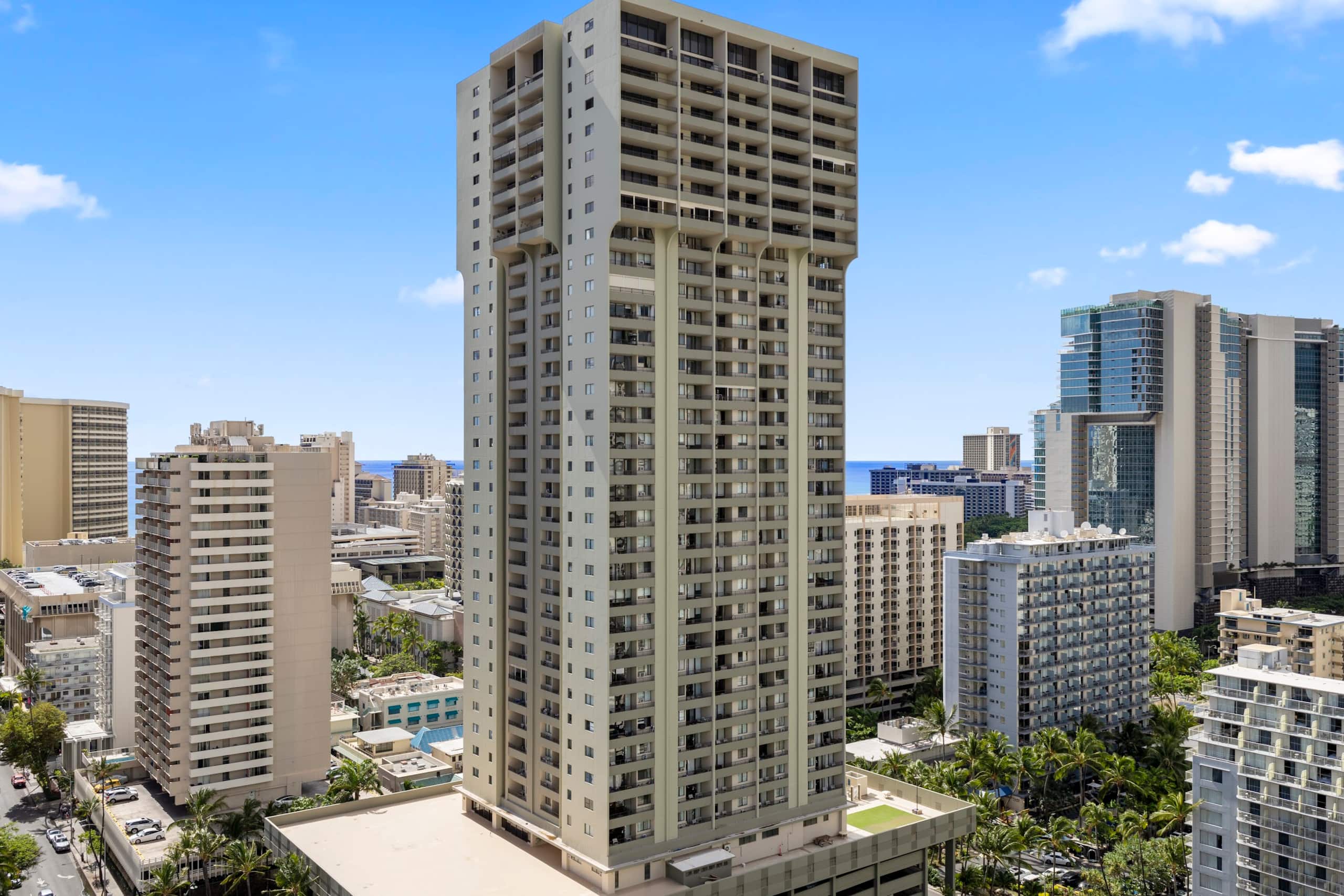 Condo in Honolulu · ★4.93 · Studio · 2 beds · 1 bath - Image 32
