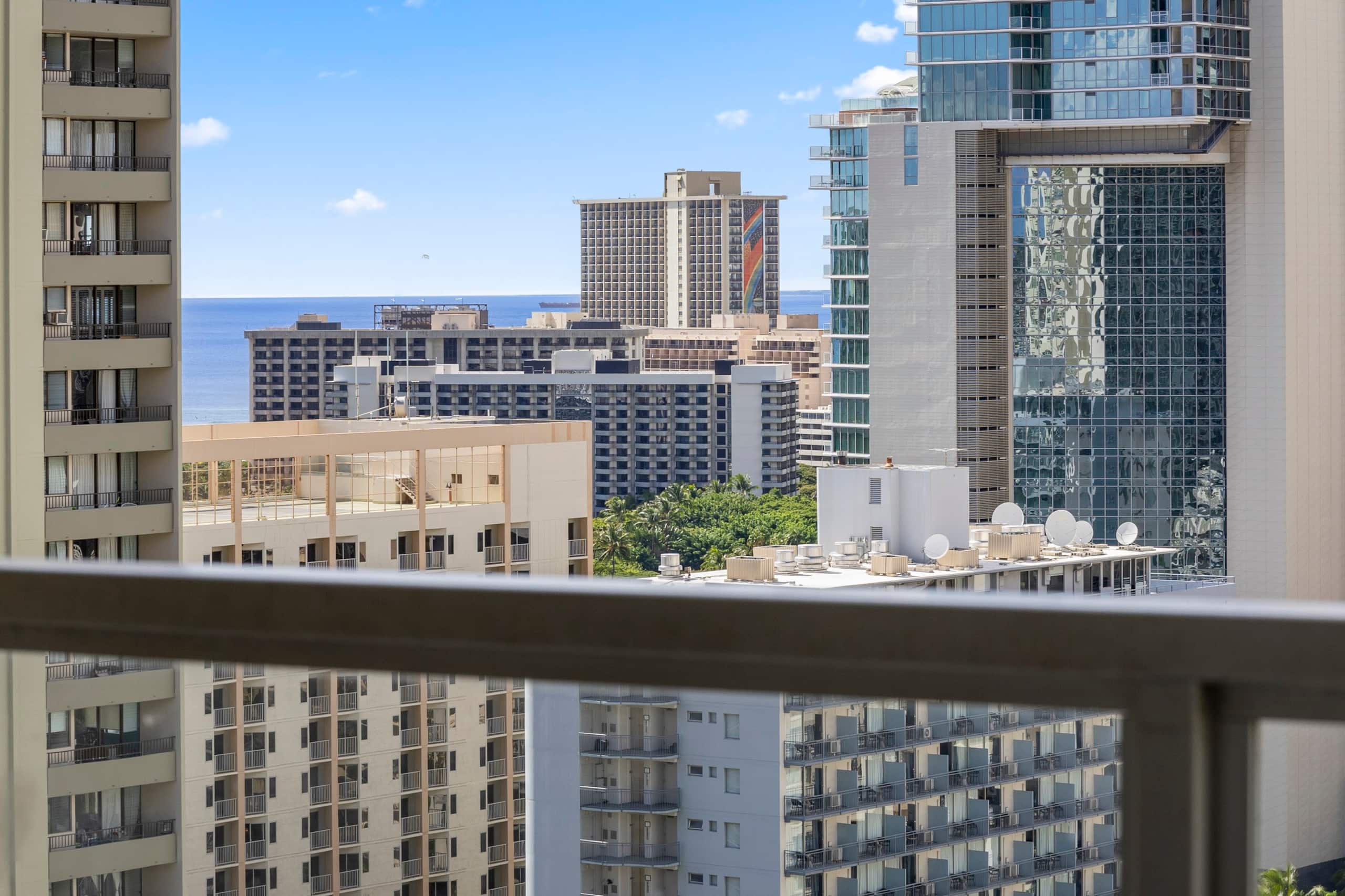 Condo in Honolulu · ★4.93 · Studio · 2 beds · 1 bath - Image 35