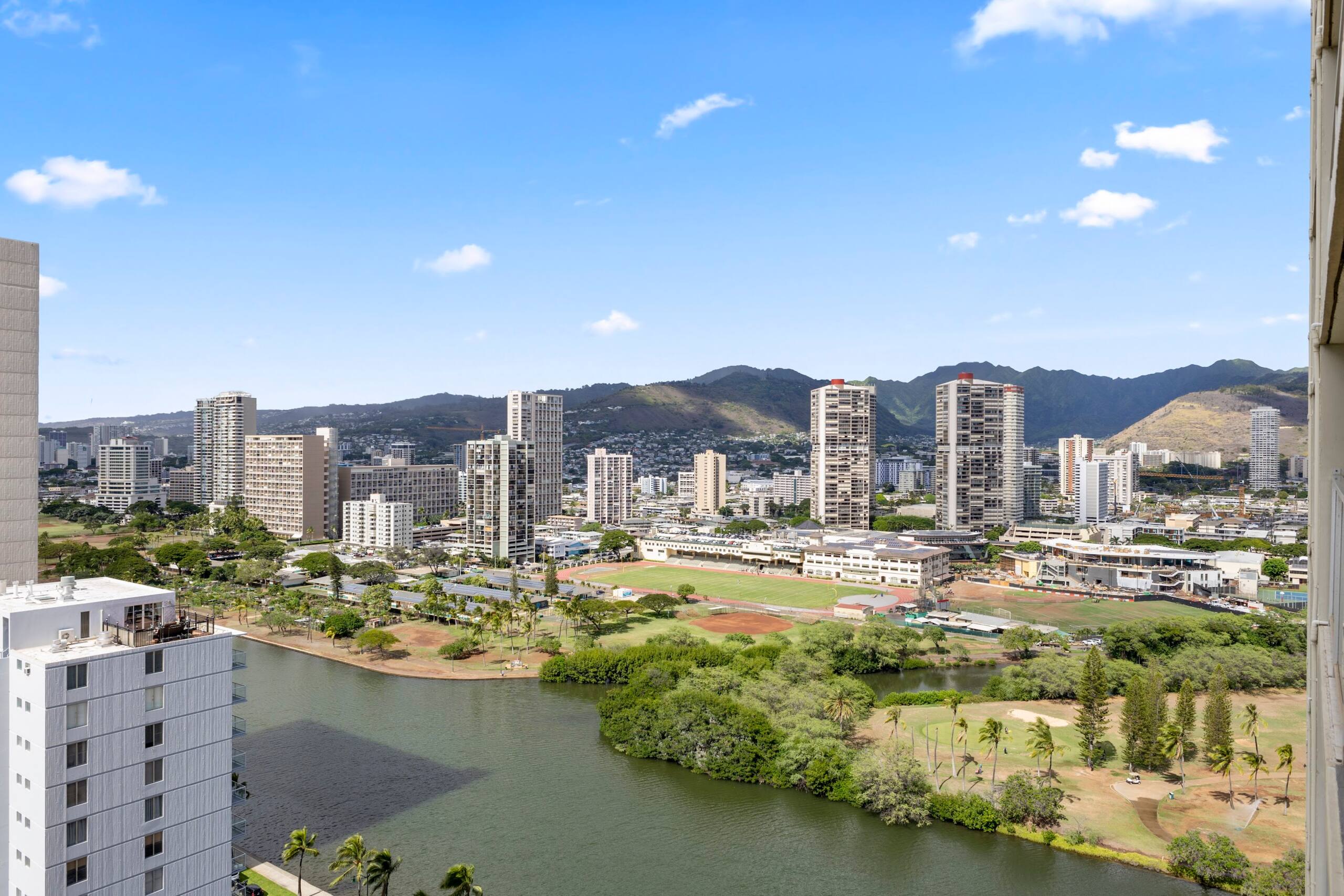Condo in Honolulu · ★4.93 · Studio · 2 beds · 1 bath - Image 33