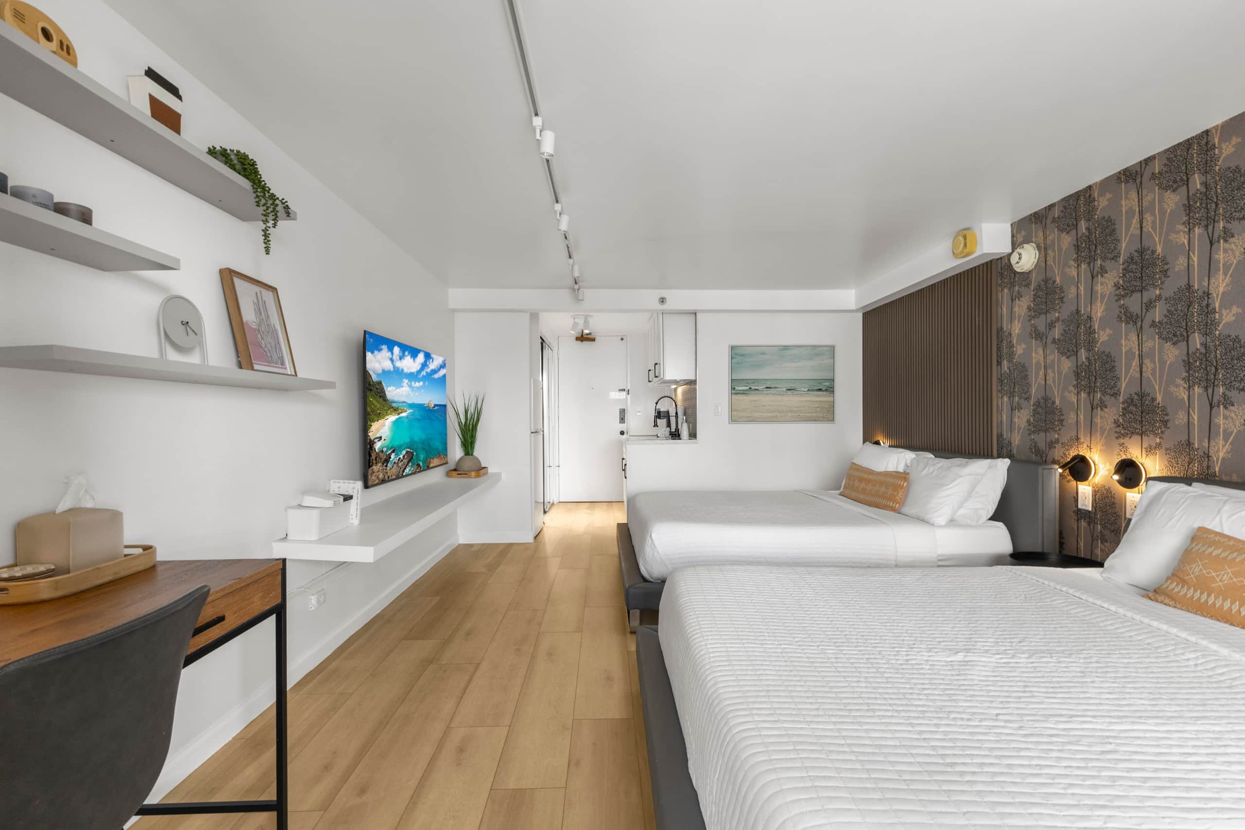 Condo in Honolulu · ★4.93 · Studio · 2 beds · 1 bath - Image 10