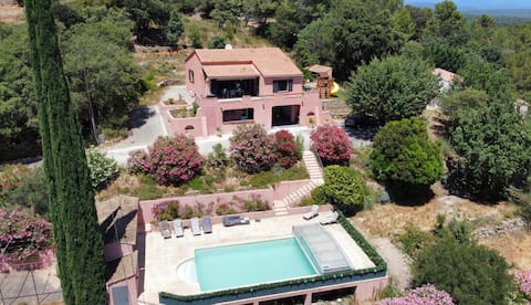 Villa-Raphaella with swimming pool and playground 16pax