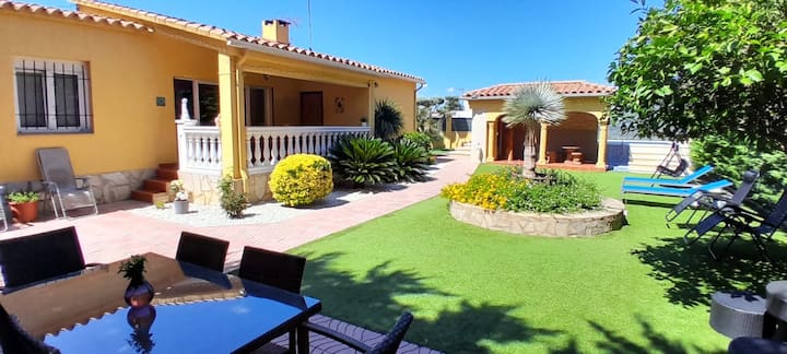 Agradable Villa Con Piscina. Centro Empuriabrava - Costa Brava