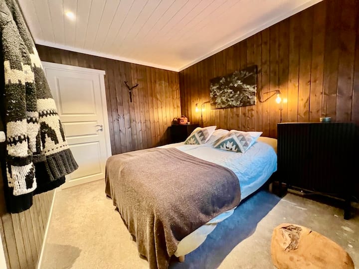 سرير مزدوج بعرض 160.