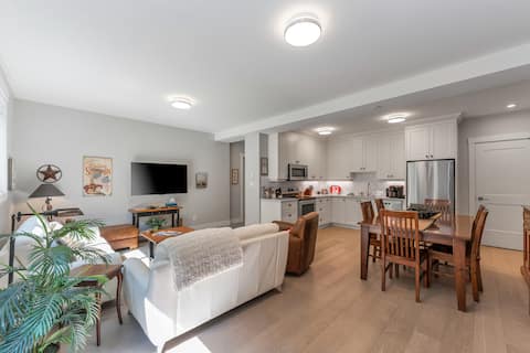 Fully equipped 2 Bedroom Guest suite in Sidney