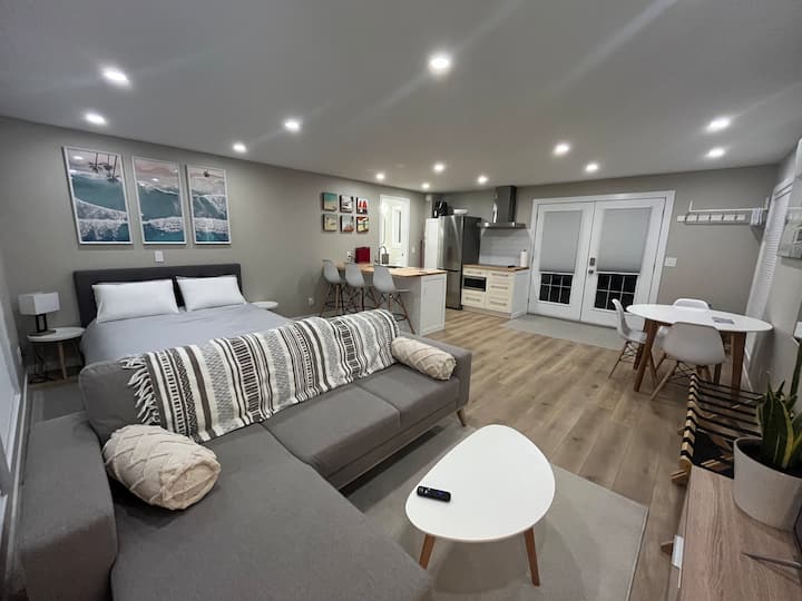 Cozy Bright Studio - Kelowna