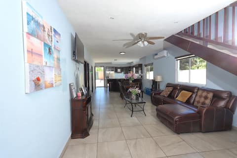 Anuncio de Airbnb popular: Casa Margarita w/ Pool&Billiards, Steps to Beach! en Puerto Peñasco