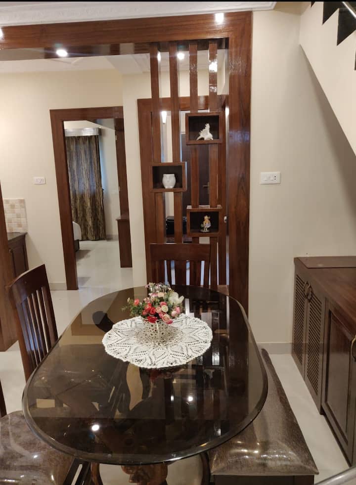 Dining area image 2