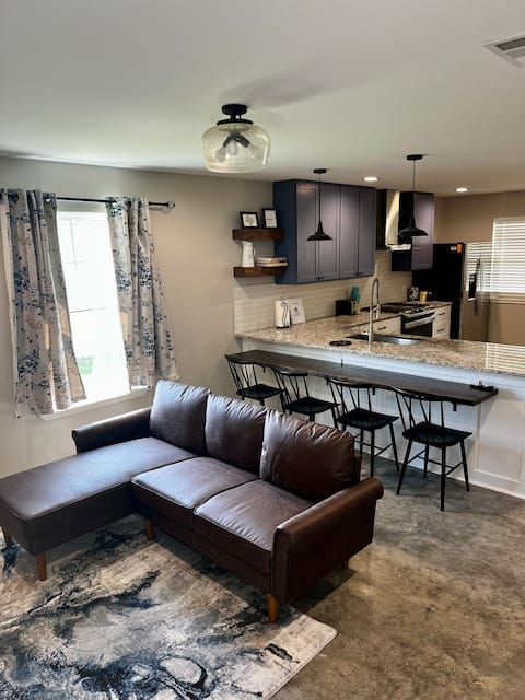 Peaceful 3BR Ranch Retreat on 40+ Acres