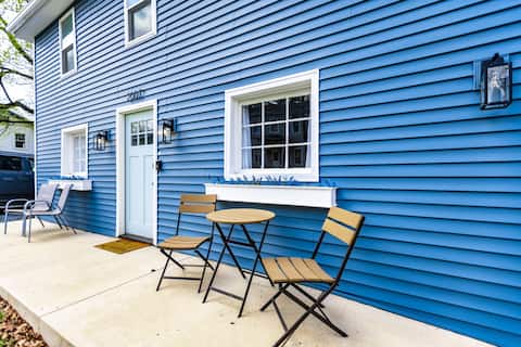 Cheerful 2 bedroom farmhouse minutes from PSU