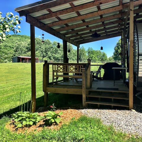 Roxy - Cozy Camper at Suches Wilderness Ranch