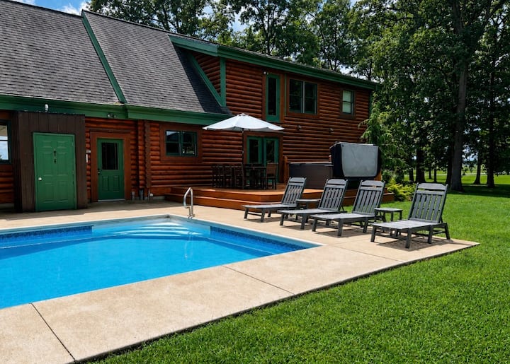 Heated Pool + Hot Tub, Log Cabin