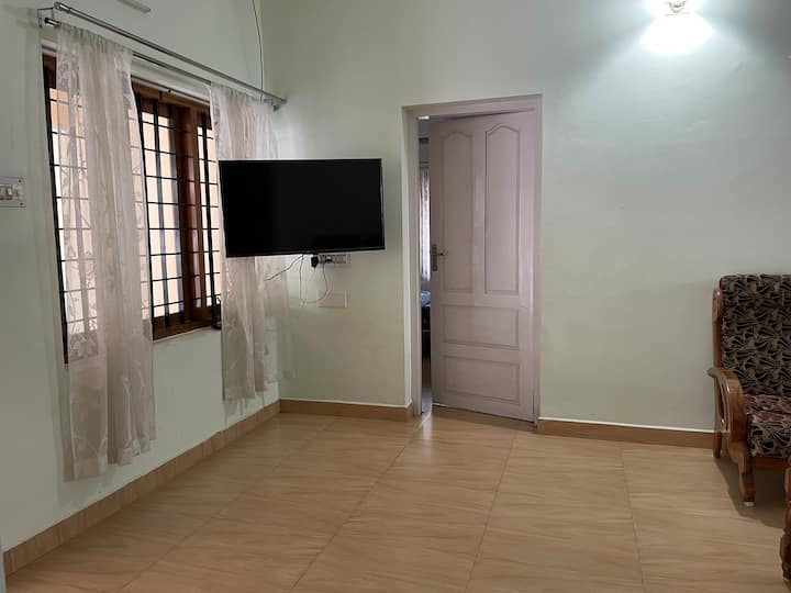 Kadaplackal House, G Floor, With 2 A/c Rooms - Pala