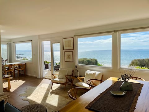 Beachfront Sanctuary - 25 minutes to Hobart