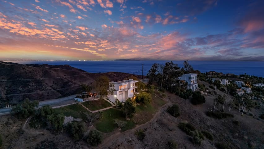 Private Retreat Malibu Home with Ocean View