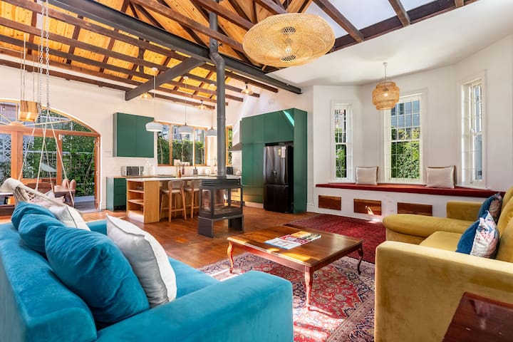 Artistic Victorian Oasis In the City (Solar Power)