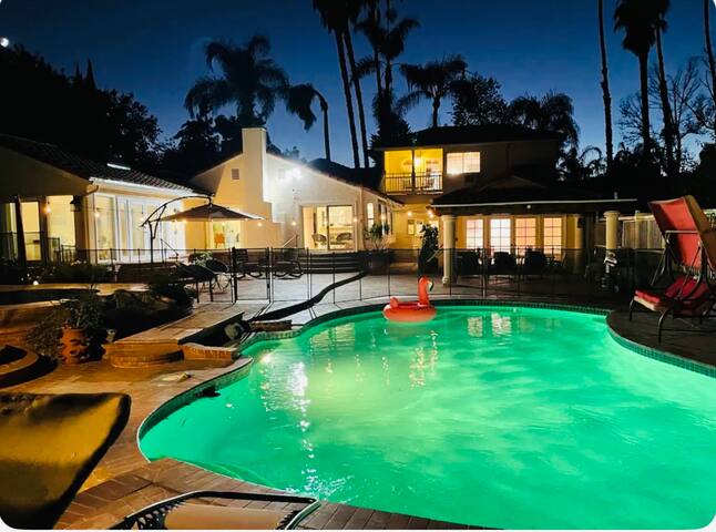 Paradise Vacation Estate near Universal Studios gallery image 5