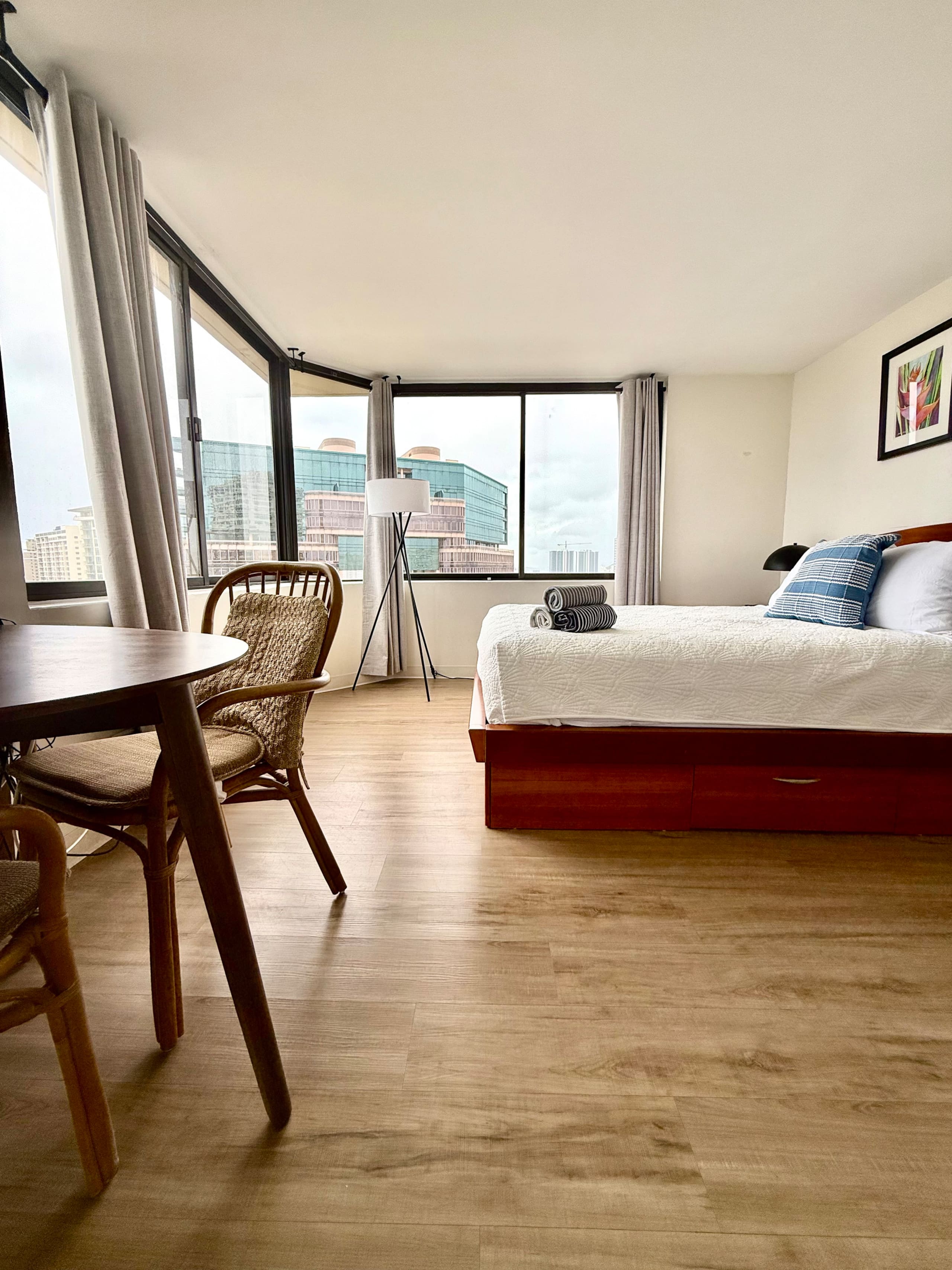 Condo in Honolulu · ★4.52 · 1 bedroom · 1 bed · 1 private bath - Image 11