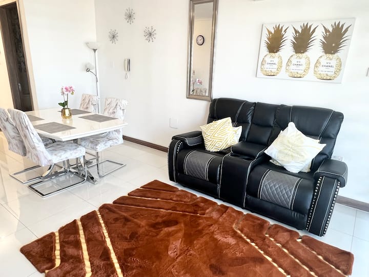 Gated Luxury New Kingston Condo W/pool & Gym - Kingston
