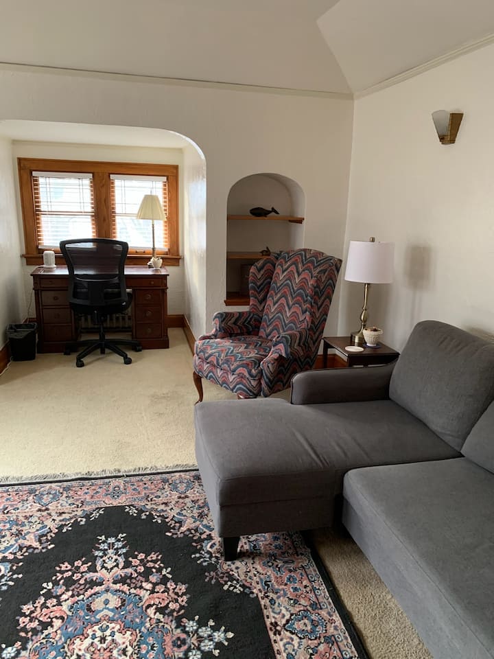 Charming Bungalow Unit Just North Of Downtown Milw - Milwaukee