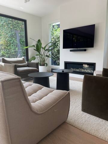 Architecturally designed family home with pool gallery image 2